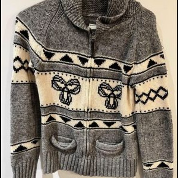 TNA sweaters - Picture 2 of 2